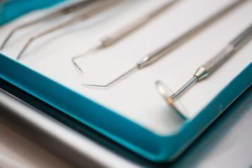 Dentistry equipment on a tray