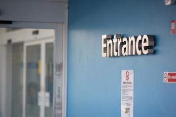 Image of a entrance sign at a hospital 